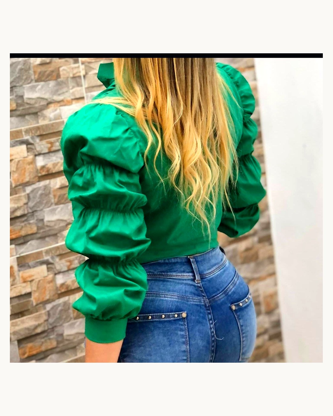 Blusa Camisera Verde Esmeralda con Mangas Fruncidas &amp; Lazada vista alternada